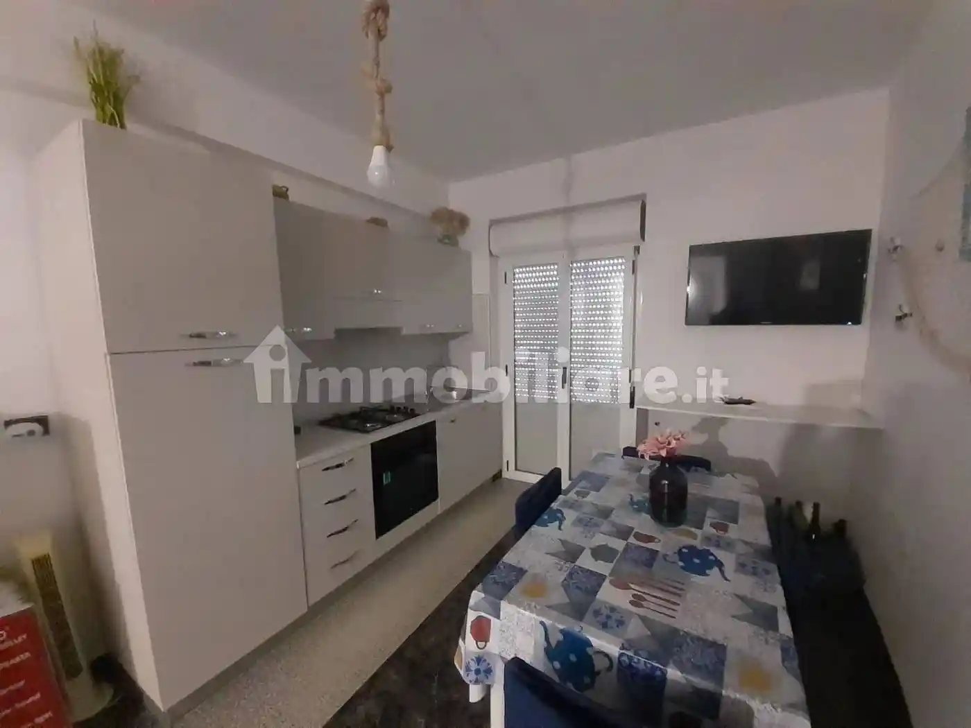 Trilocale via Vittorio Emanuele Ll, 106, Centro, Villa San Giovanni - foto 3