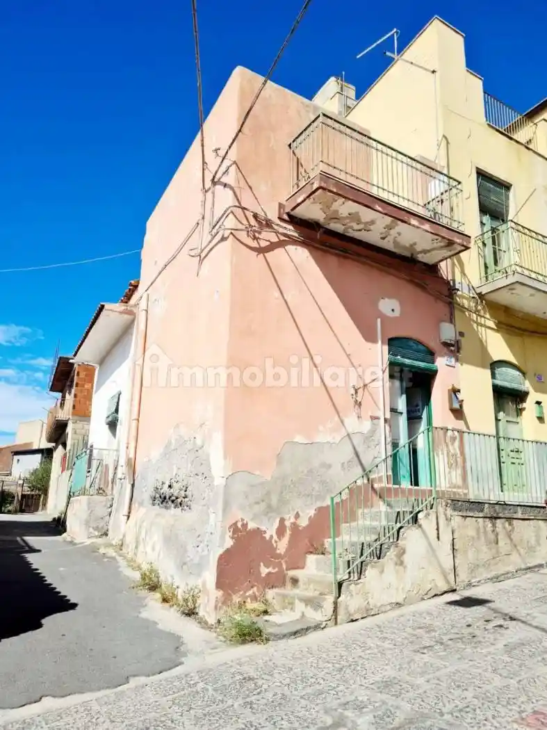 Casa indipendente in vendita a Motta Sant'Anastasia