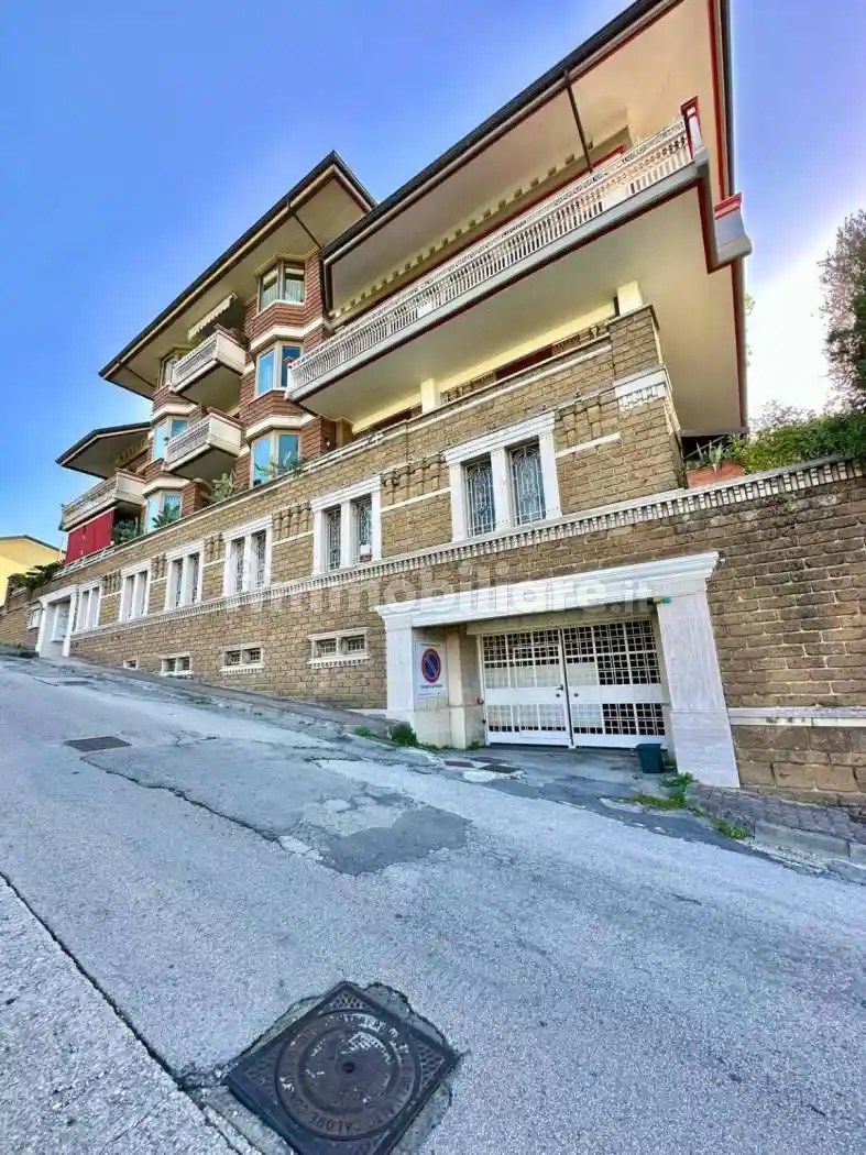 Quadrilocale Rampa Santa Maria delle Grazie, A. Annarumma, A. Gasperi, F. Tedesco, Avellino - foto 2