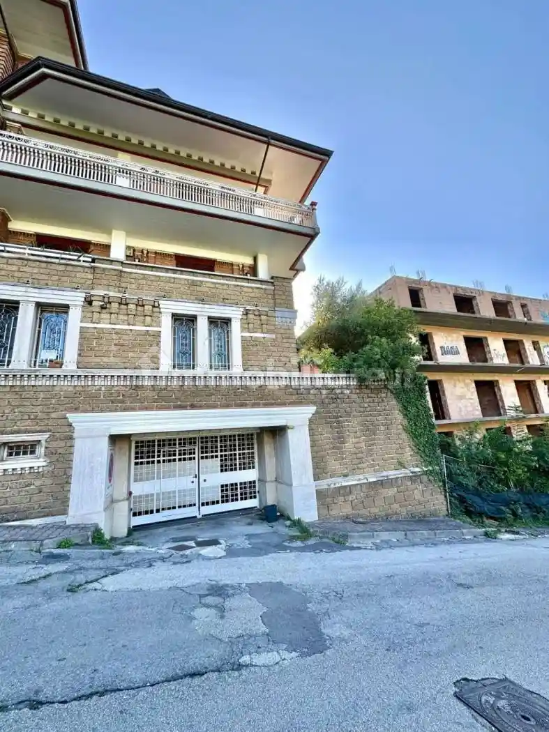 Quadrilocale Rampa Santa Maria delle Grazie, A. Annarumma, A. Gasperi, F. Tedesco, Avellino - foto 3