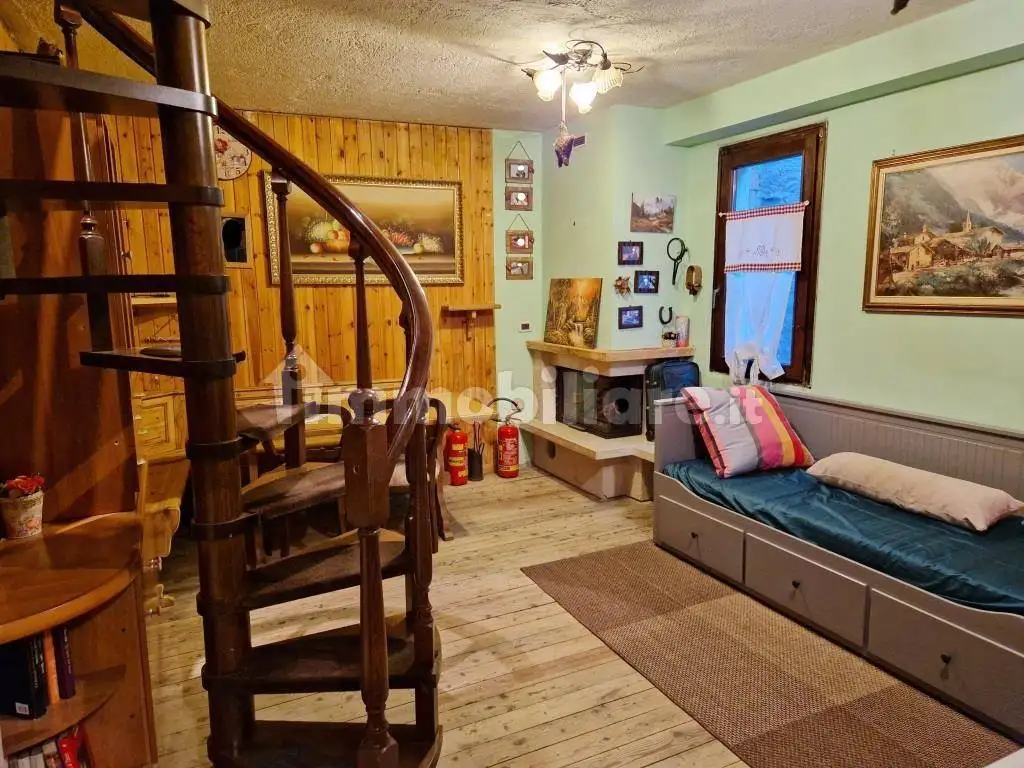 Casa indipendente in vendita a Saviore dell'Adamello