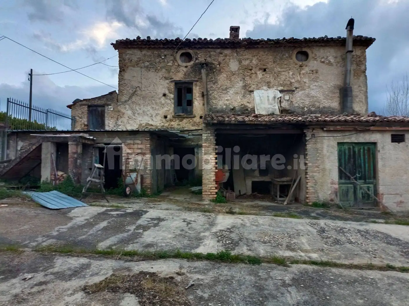 Palazzo - Edificio in vendita a Lattarico