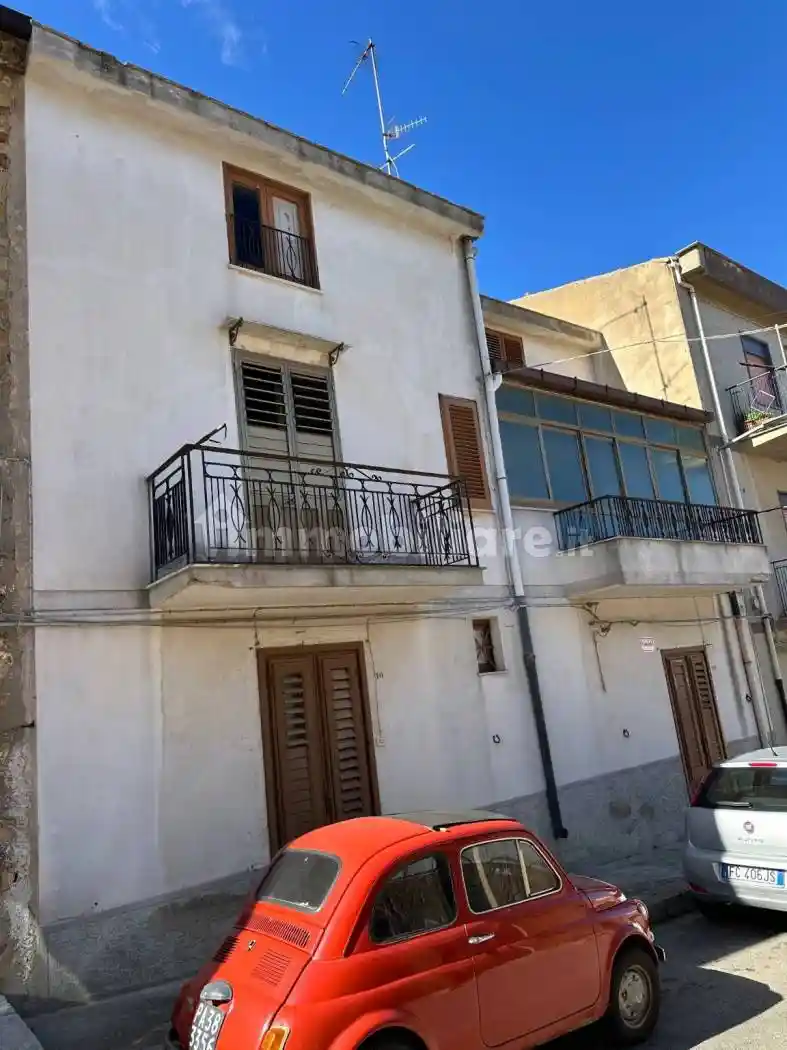 Casa indipendente in vendita a Aliminusa