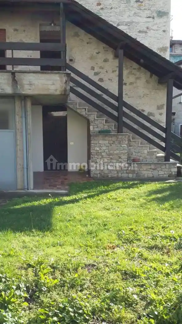 Villa in vendita a Sondrio