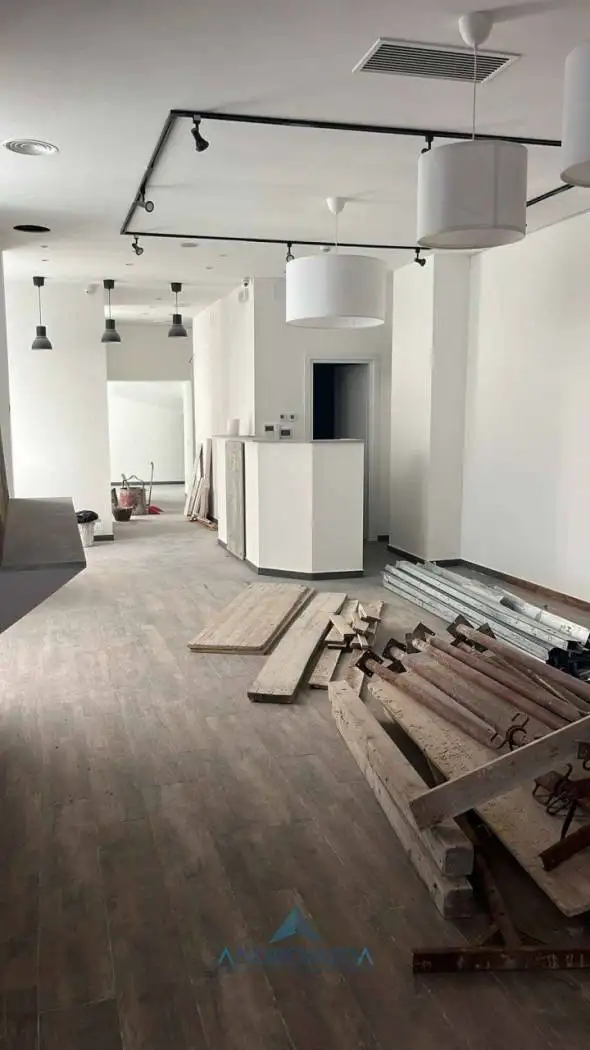 Palazzo - Edificio in vendita a Napoli