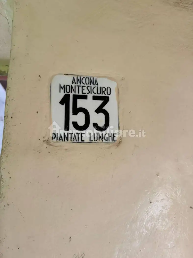 Palazzo - Edificio in vendita a Ancona