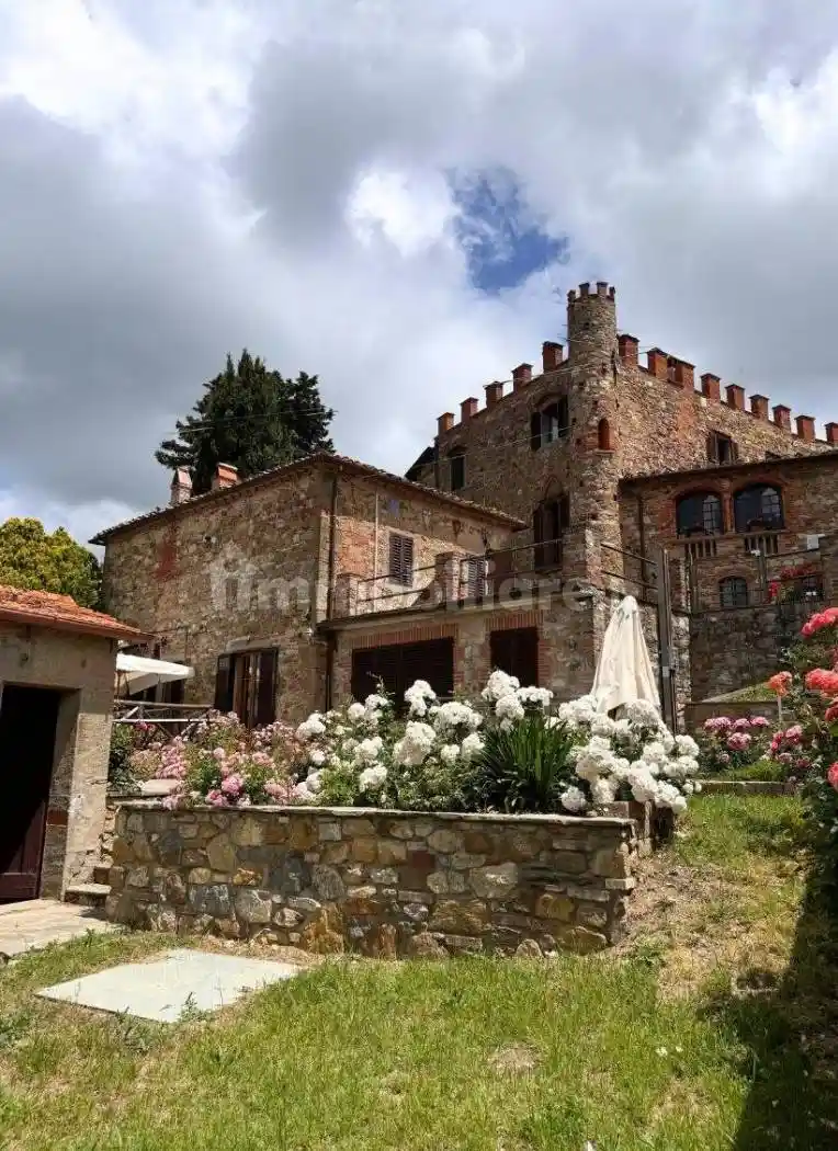 Villa in vendita a Bucine