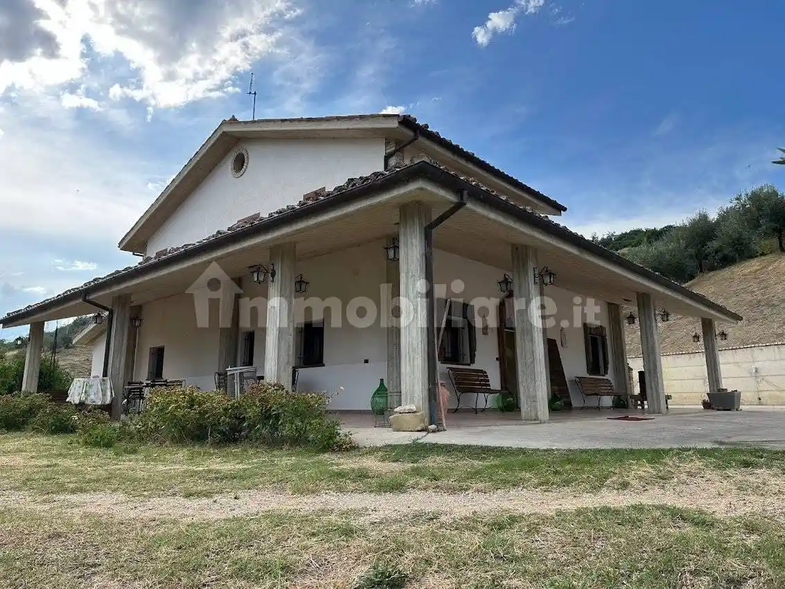 Rustico via Paolo Borsellino, Centro, Castiglione Messer Raimondo - foto 4