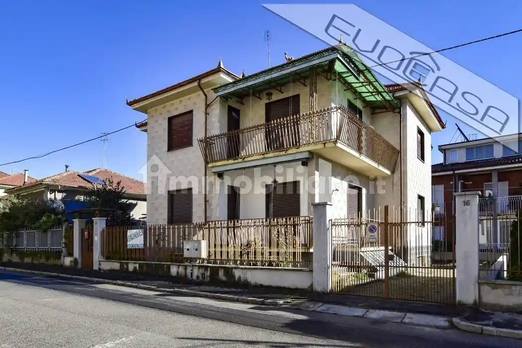Villa in vendita a Pinerolo