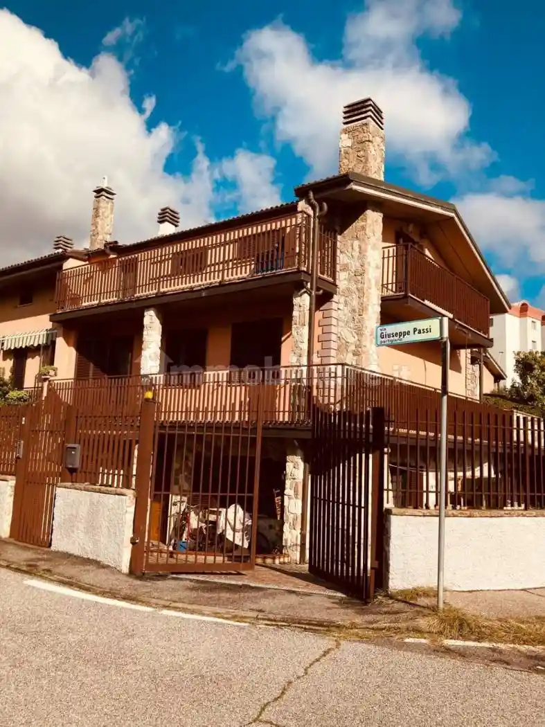 Villetta a schiera in vendita a Opera