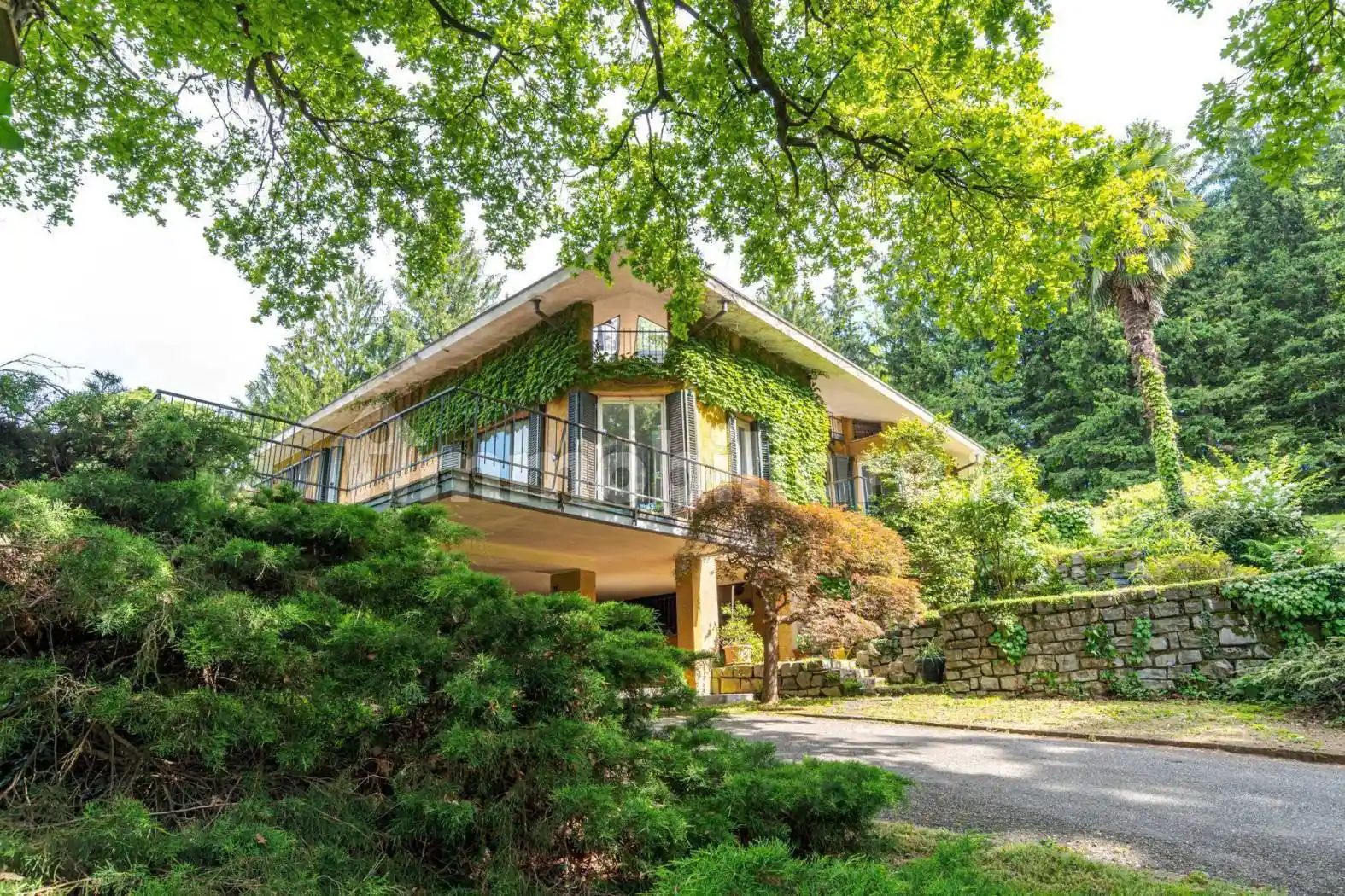 Villa in vendita a Daverio