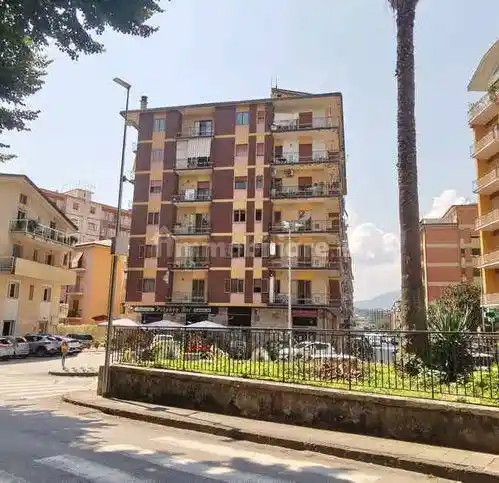 Appartamento via Salvatore Pescatori 17, Emanuele II, C. Colombo, Morelli e Silvati, Avellino - foto 2