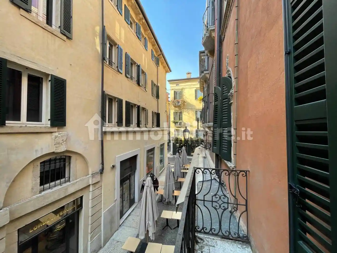 Palazzo - Edificio in vendita a Verona