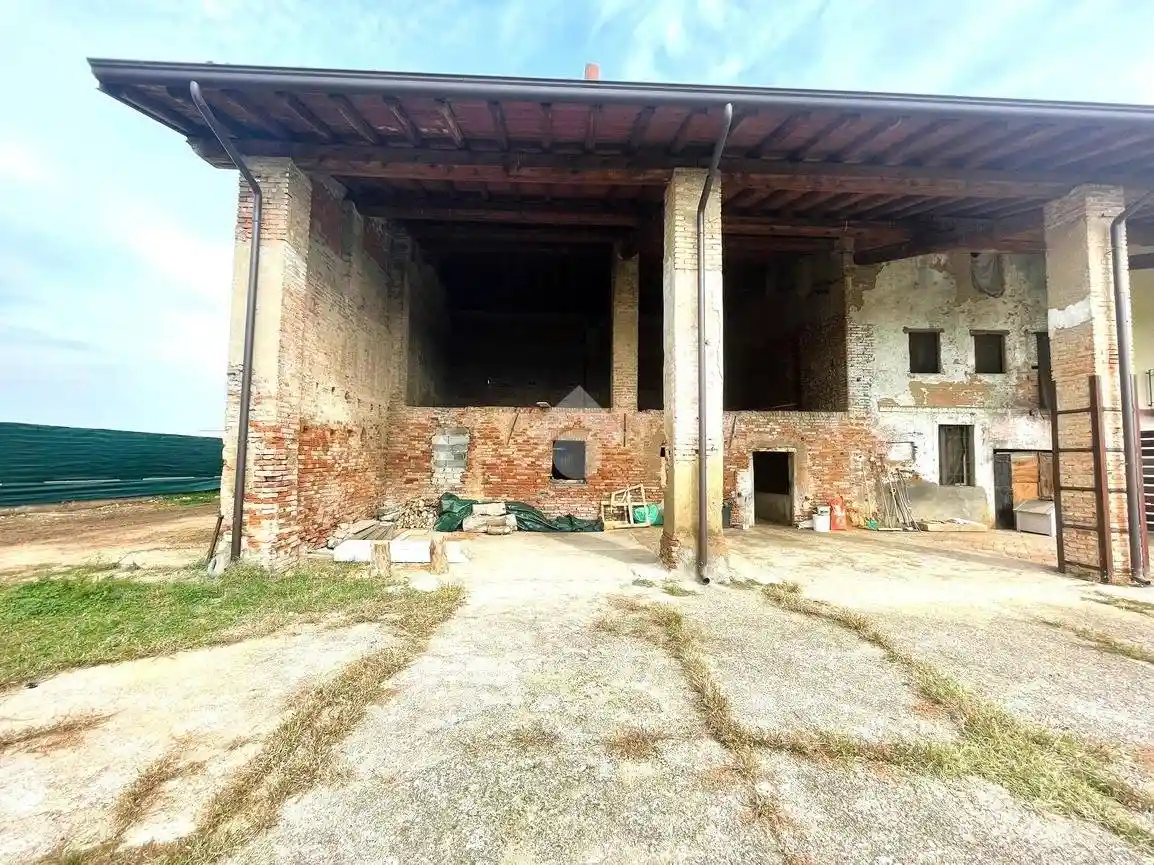 Rustico - Casale in vendita a Castrezzato