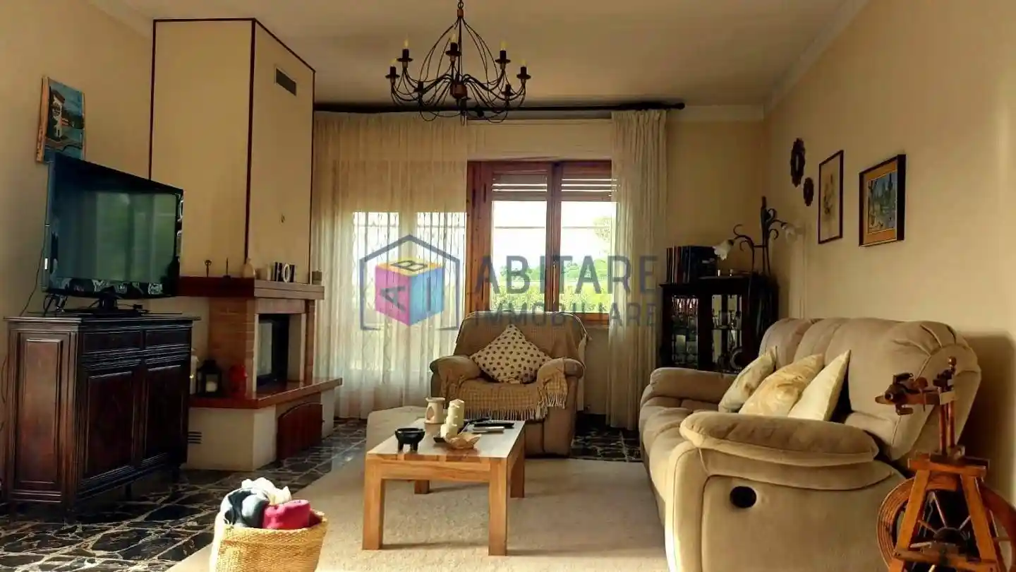 Appartamento in vendita a Castellina Marittima