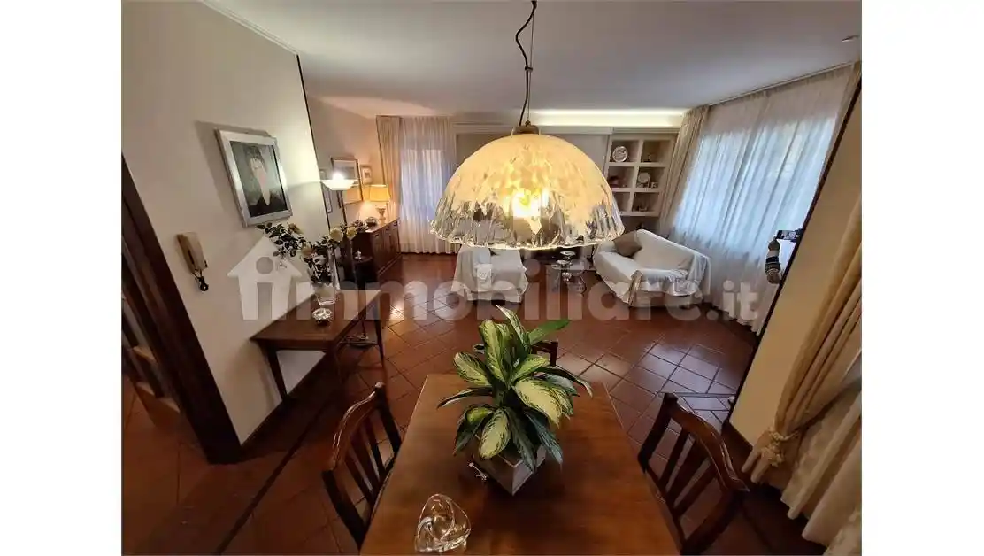 Villa in vendita a Montecatini-Terme