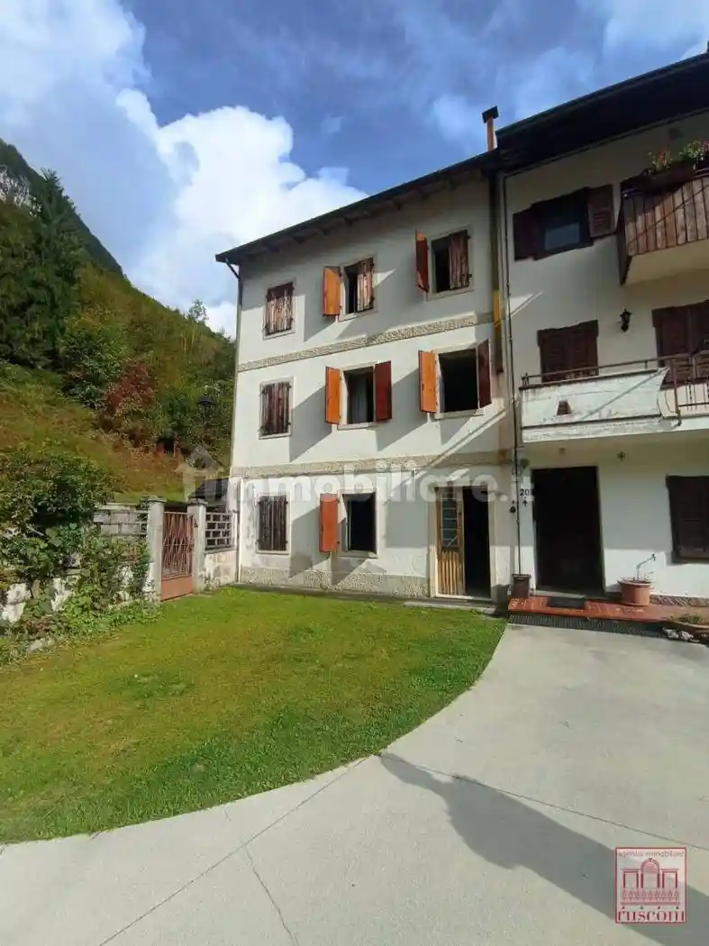 Villa in vendita a Cimolais