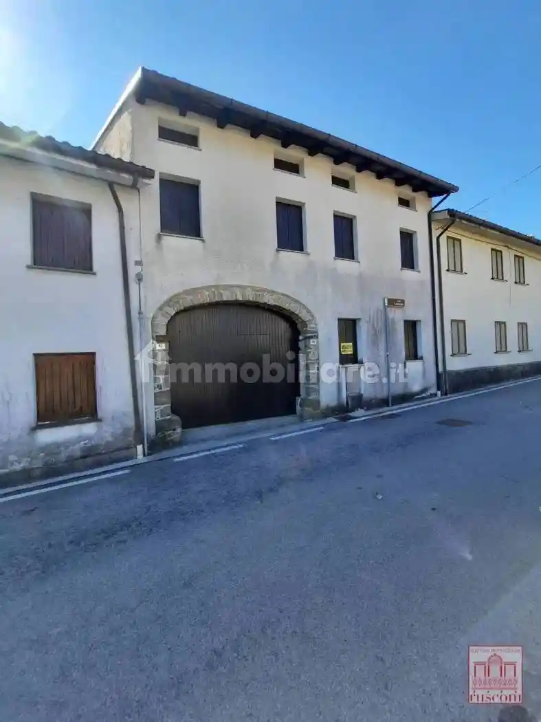 Villa in vendita a Fanna