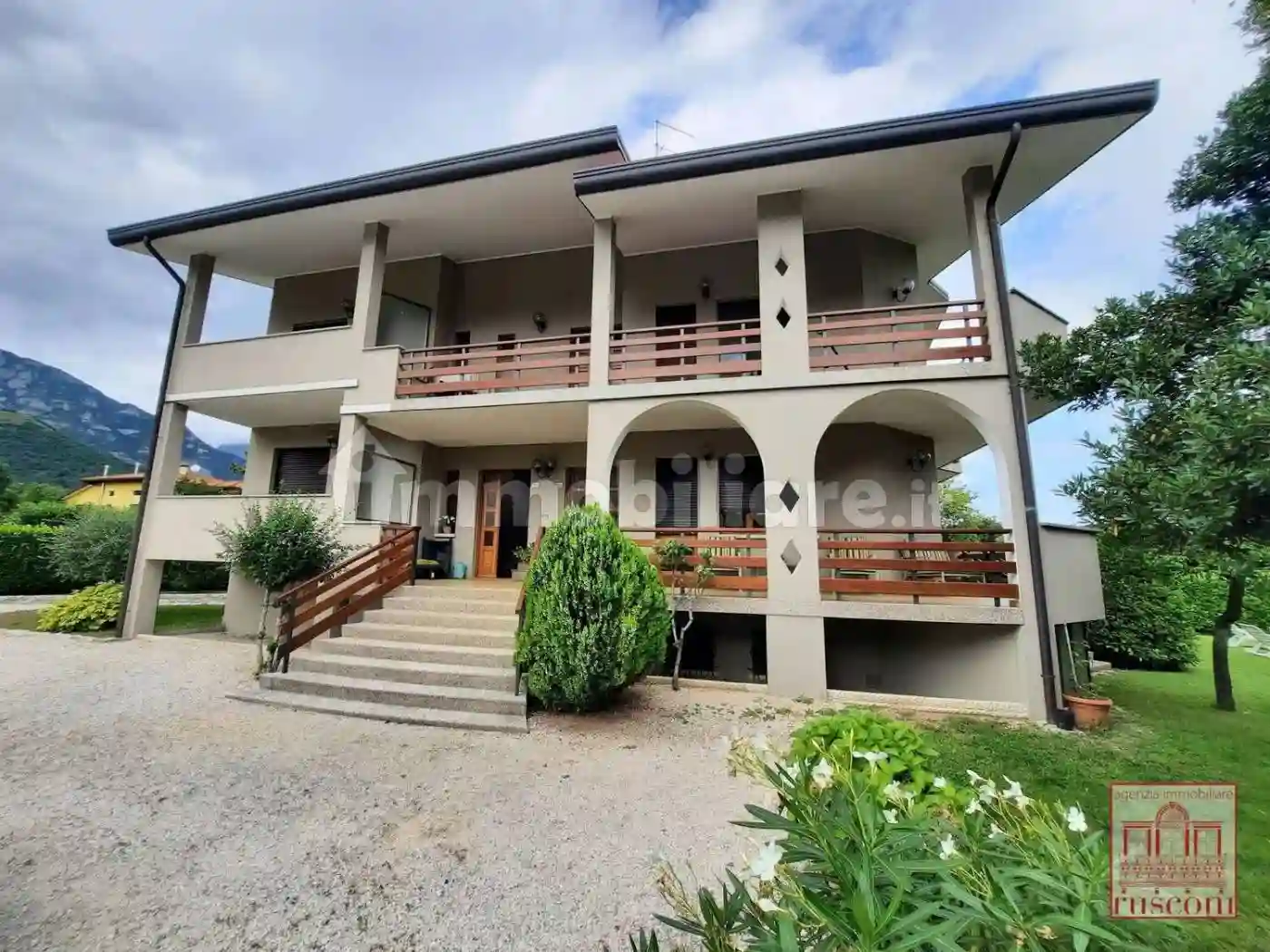 Villa - foto 2