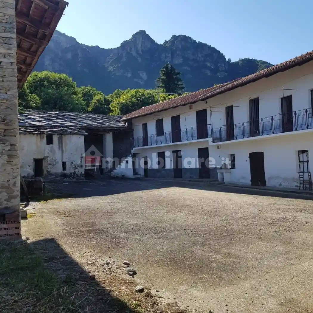 Rustico - Casale in vendita a Envie