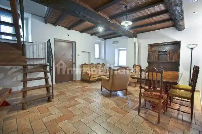 Appartamento in vendita a Caprarola