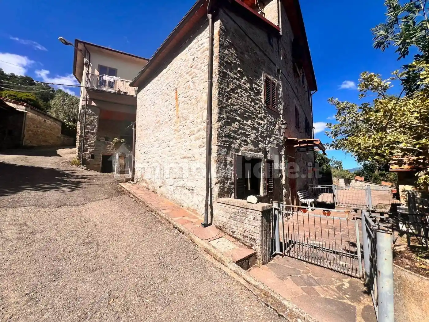 Casa indipendente in vendita a Caprese Michelangelo