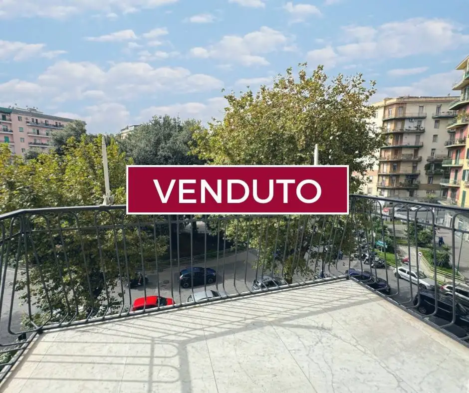 Appartamento in vendita a Napoli