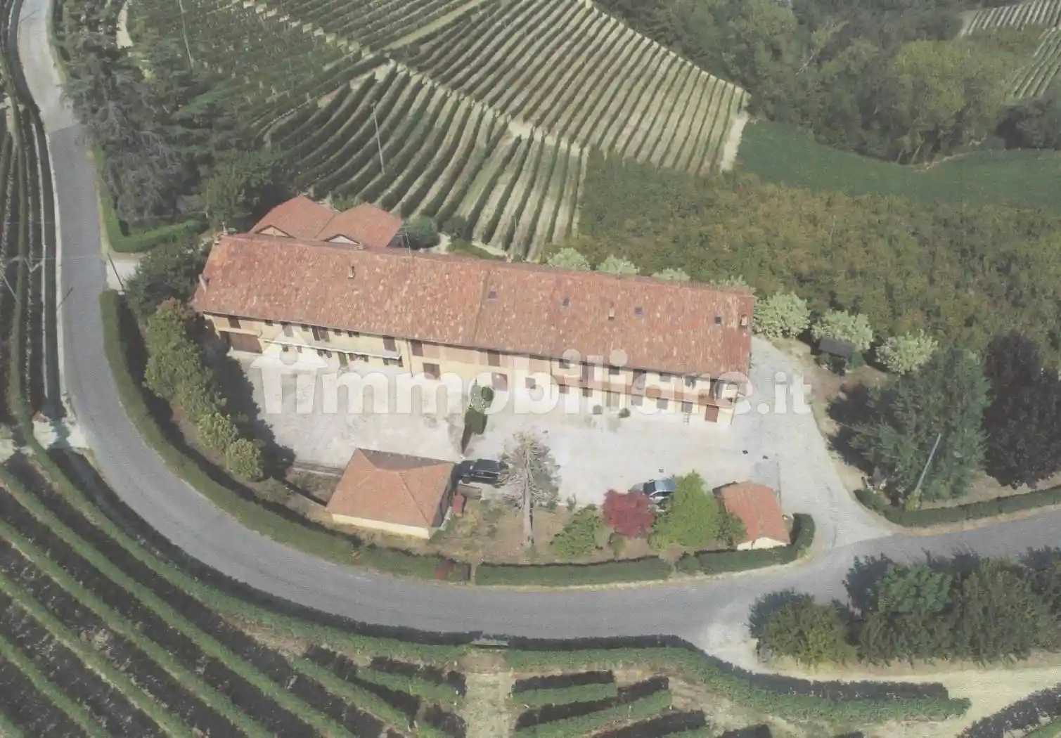 Cascina, da ristrutturare, 485 m², Località Altavilla, Alba - foto 2