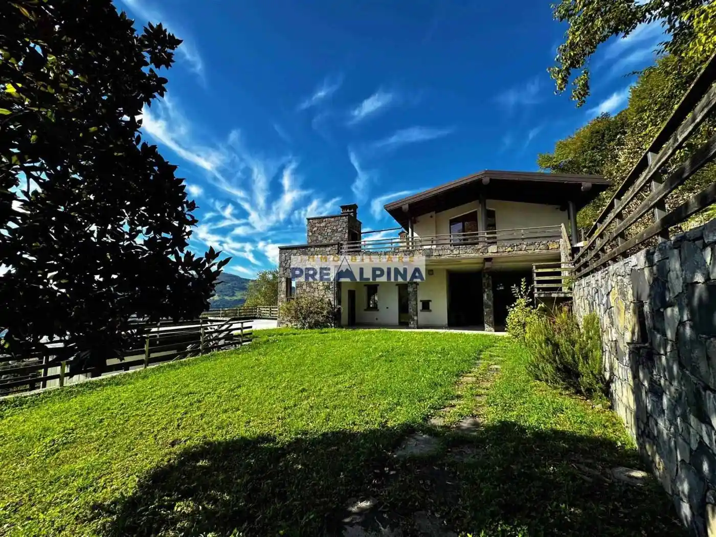 Villa in vendita a Bianzano