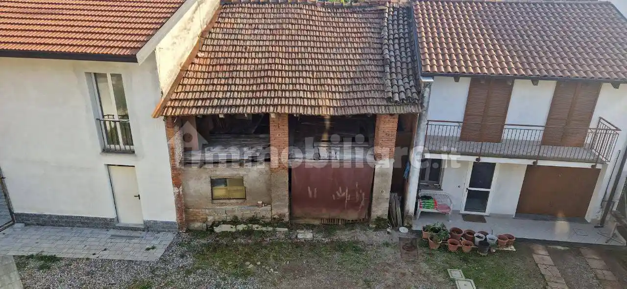 Casa indipendente in vendita a Venegono Superiore