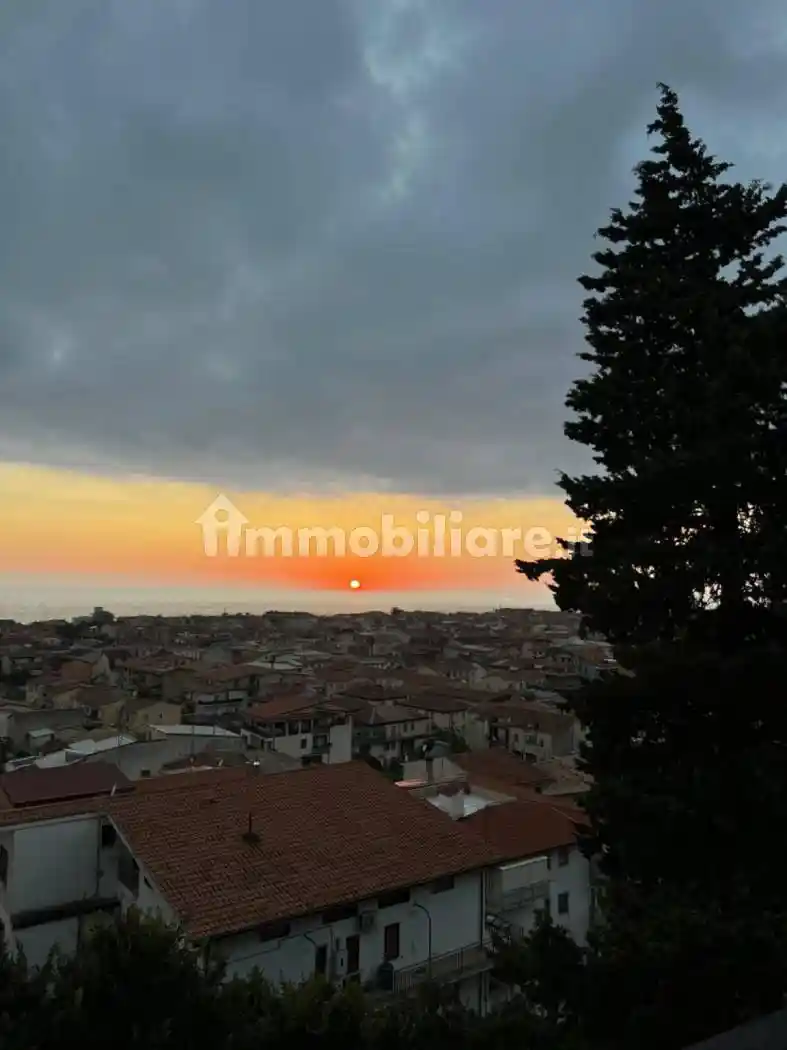 Appartamento in affitto a Amantea