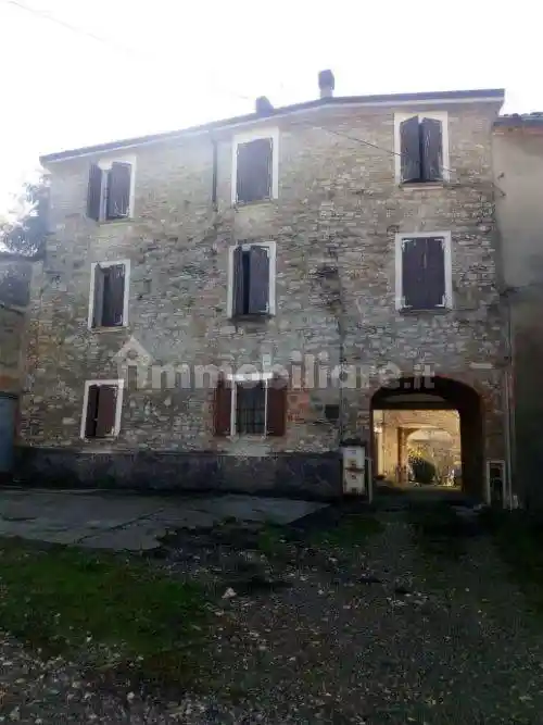 Rustico - Casale in vendita a Rivergaro