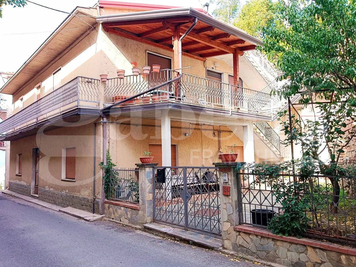 Casa indipendente in vendita a Luzzi
