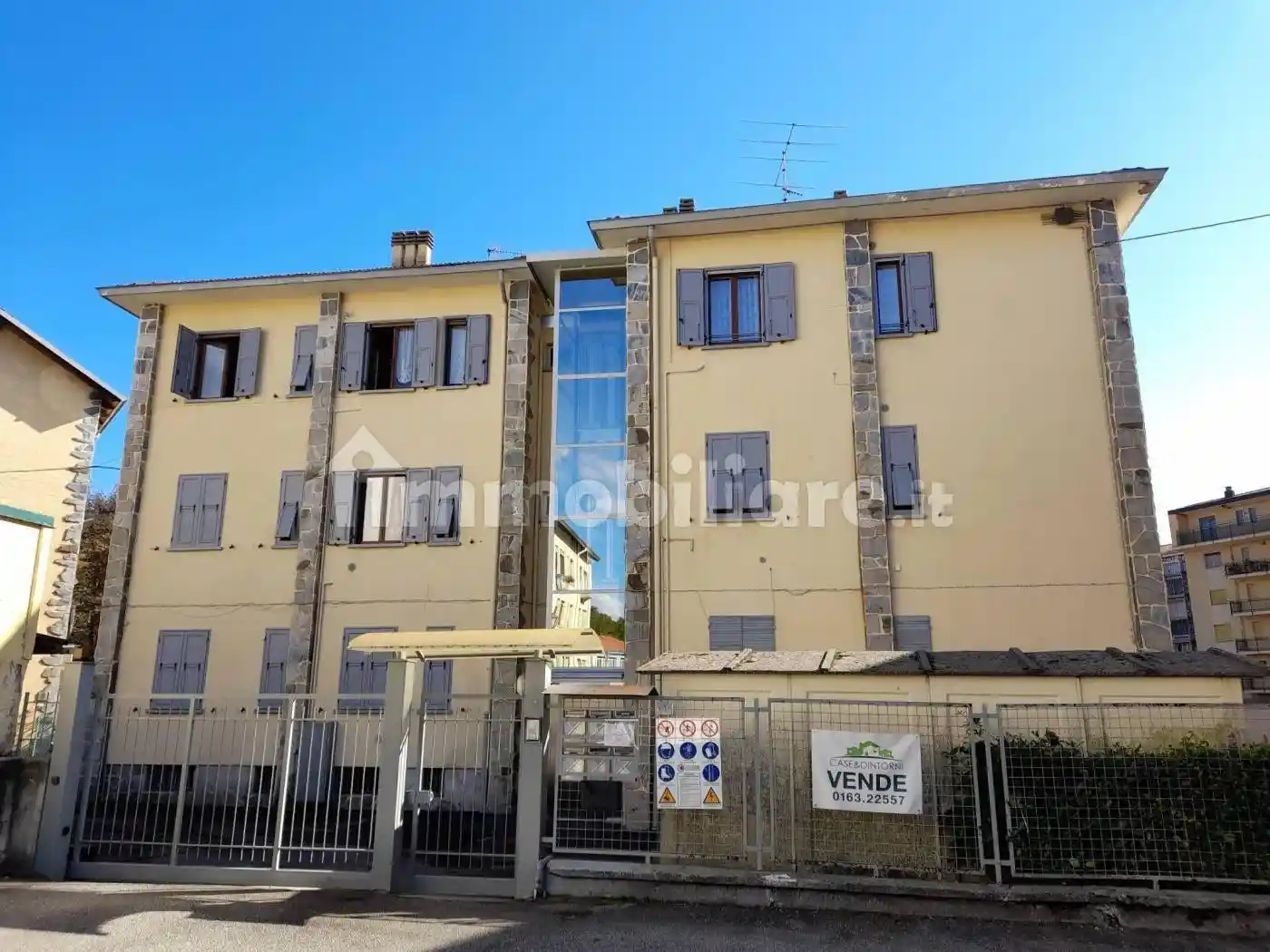 Appartamento in vendita a Borgosesia