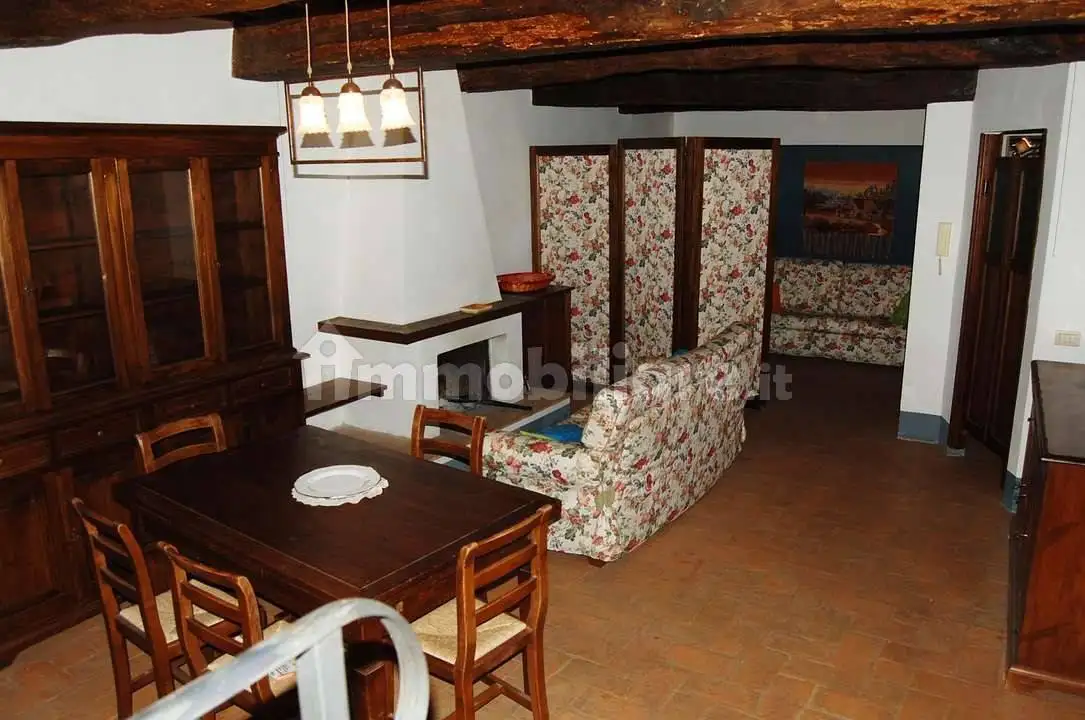 Appartamento in affitto a Paciano