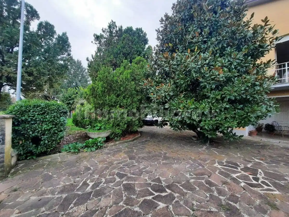 Villa in vendita a Castelnovo di Sotto