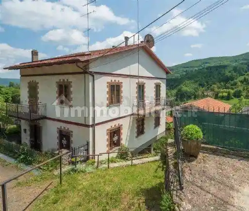 Casa indipendente in vendita a Lama Mocogno