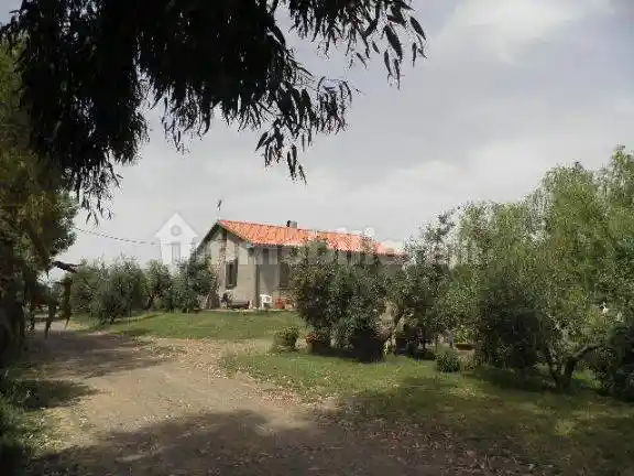 Rustico - Casale in vendita a Cecina