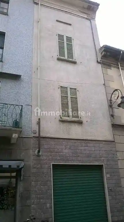 Casa indipendente in vendita a Sale