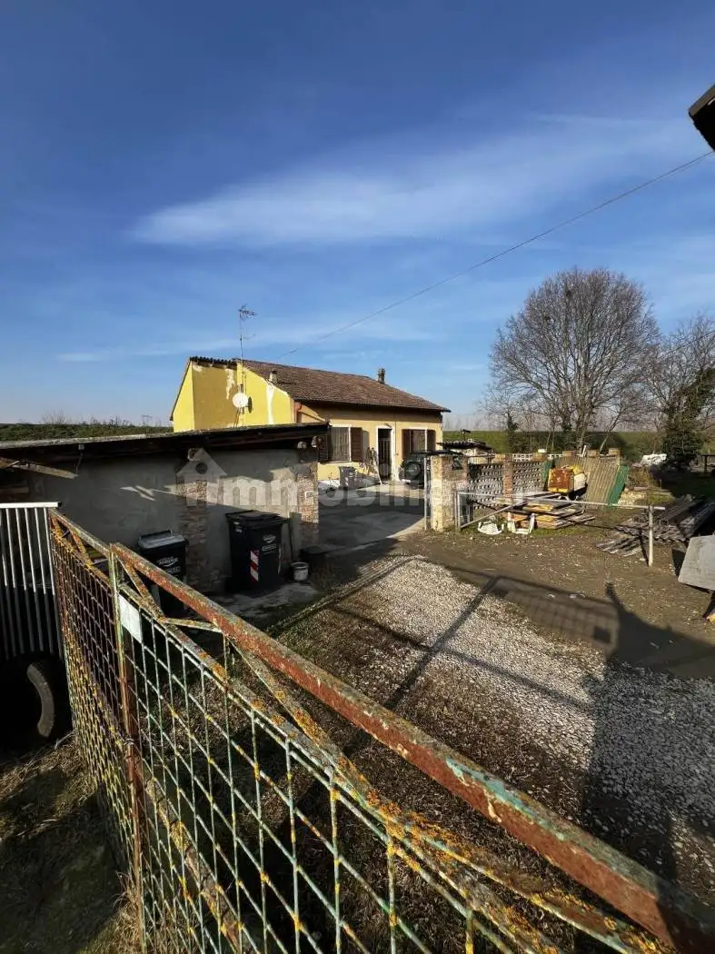 Casa indipendente in vendita a Isola Sant'Antonio