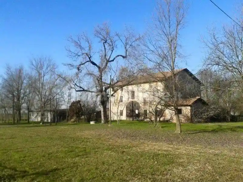 Rustico - Casale in vendita a Carpi