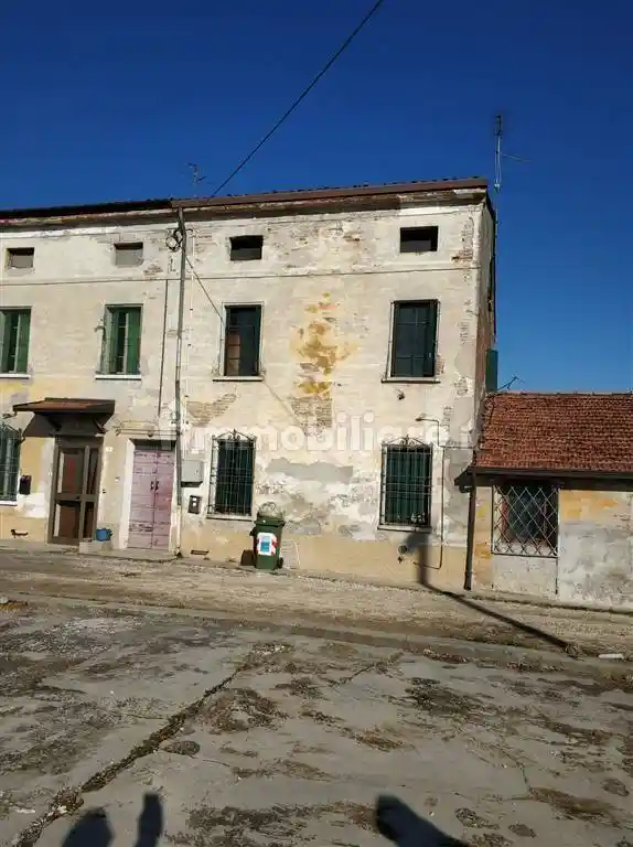 Rustico - Casale in vendita a San Giacomo delle Segnate