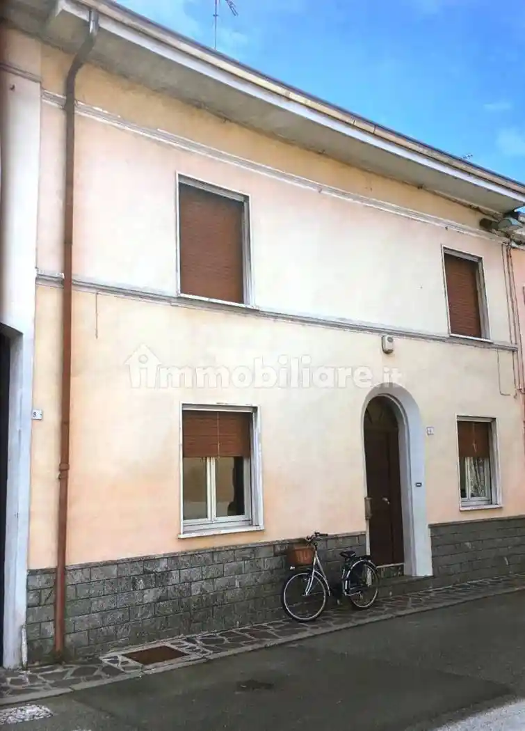 Casa indipendente in vendita a Gazzuolo