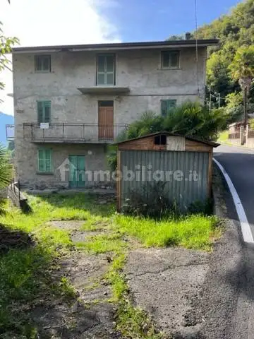 Villa in vendita a Buglio in Monte