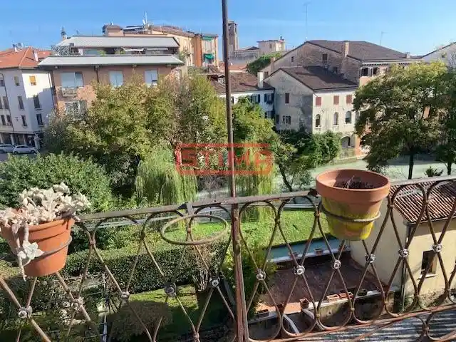 Palazzo - Edificio in vendita a Treviso