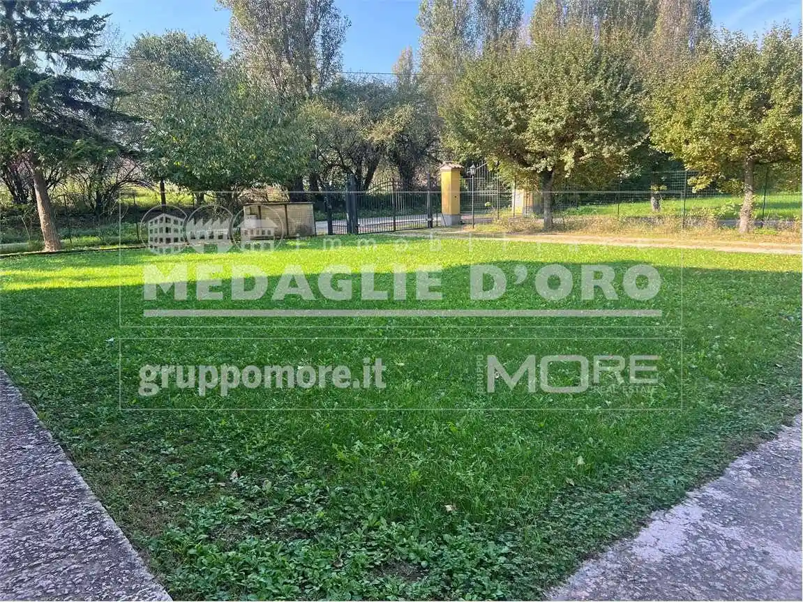 Rustico - Casale in vendita a Modena