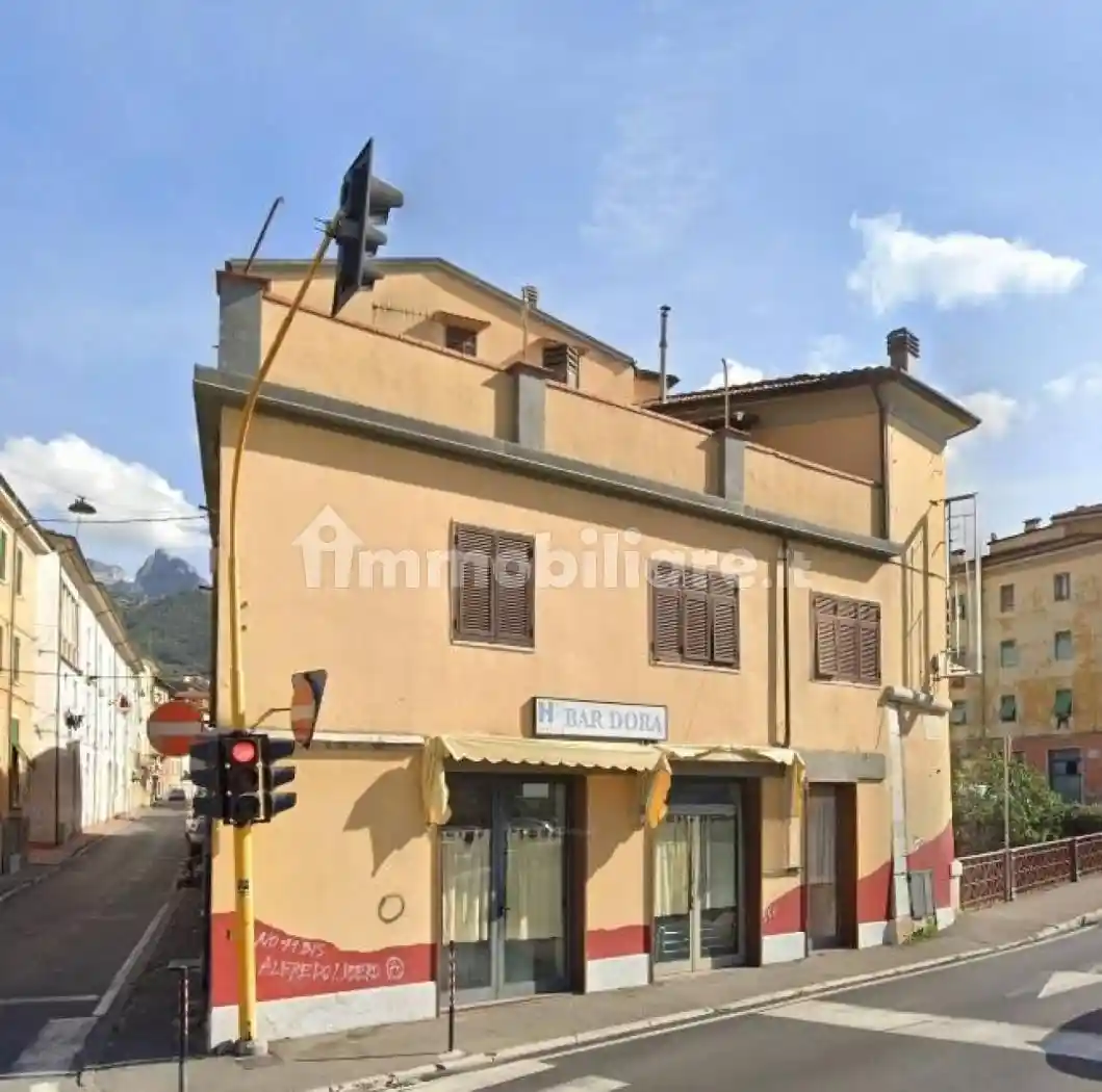 Palazzo - Edificio in vendita a Carrara