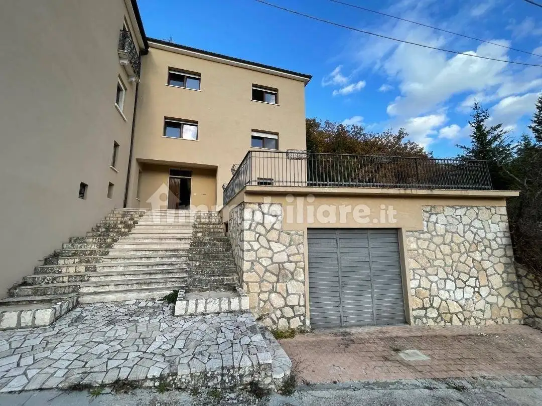 Casa indipendente in vendita a Fagnano Alto