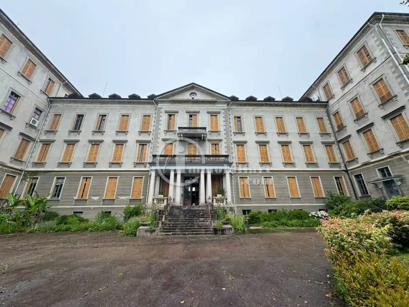 Palazzo - Edificio in vendita a Verbania