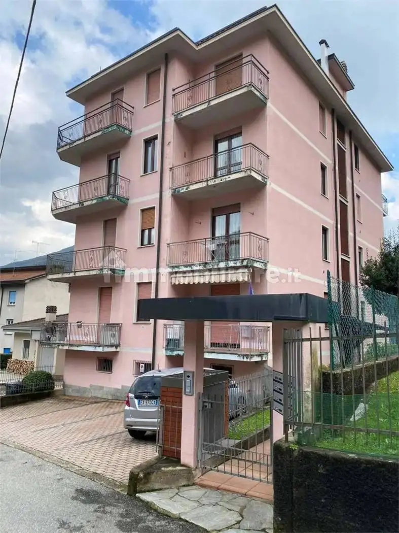 Appartamento in vendita a Brusimpiano